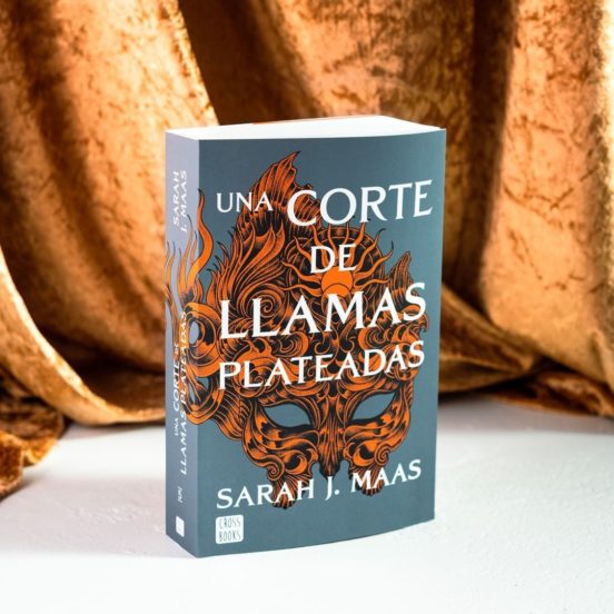 UNA CORTE DE LLAMAS PLATEADAS SARAH J. MAAS Casa del Libro UNA CORTE DE LLAMAS PLATEADAS SARAH J. MAAS Casa del Libro
