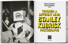 stanley kubrick photographs. through a different lens-stanley kubrick-9783836595421
