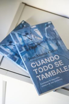 Imagen Secuandaria de Cuando todo se tambalea. Abrir galería completa.