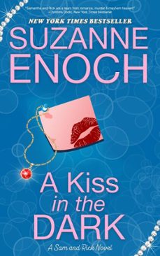 a kiss in the dark (ebook)-suzanne enoch-9781641972901